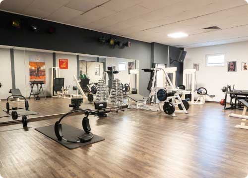 Studio M Blick ins Studio auf Geräte und Spiegel